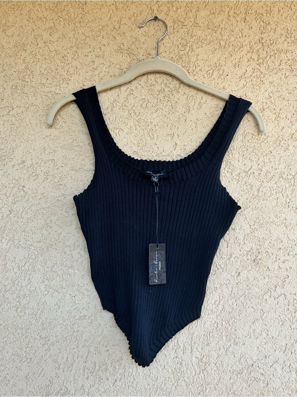 Hunter & Brown Black Ribbed Sleeveless Basque Scoop Line Tank NWT Size Small